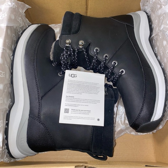 UGG 🖤 boots New in box - Picture 2 of 14